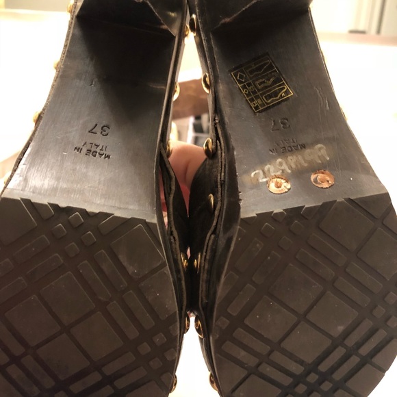 BURBERRY heels!๐๐ - Picture 8 of 8